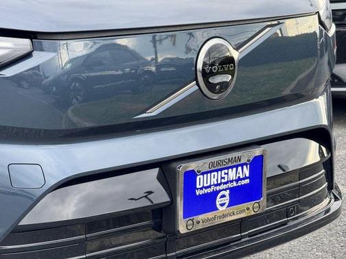 2025 Volvo EX90 Twin Motor Plus