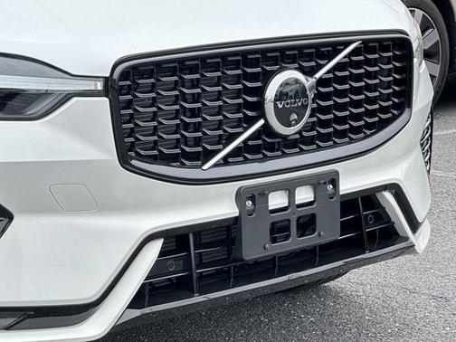 2025 Volvo XC60 PLUS