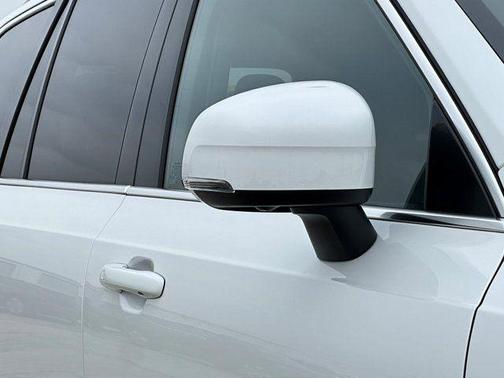 2025 Volvo XC90 Plug-In Hybrid T8 Plus