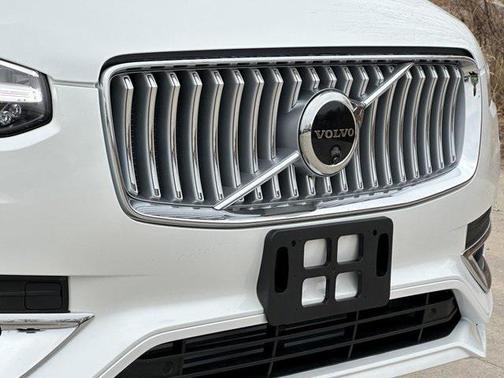 2025 Volvo XC90 Plug-In Hybrid T8 Plus