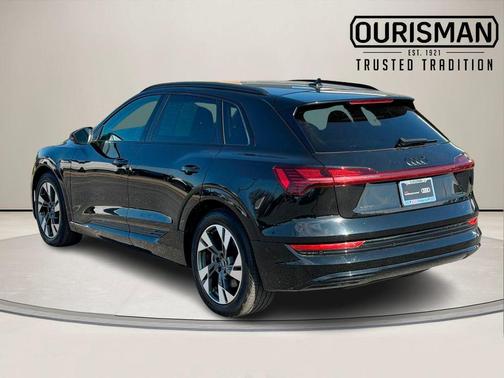 2022 Audi e-tron Premium