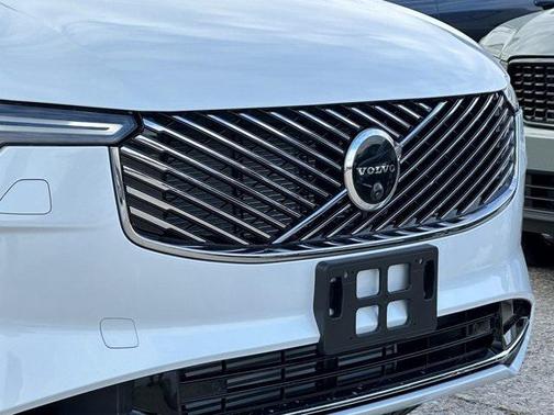 2025 Volvo XC90 Plug-In Hybrid T8 Plus