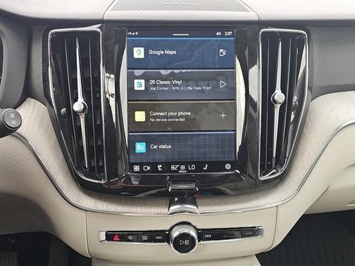 2023 Volvo XC60 B5 Plus Dark Theme