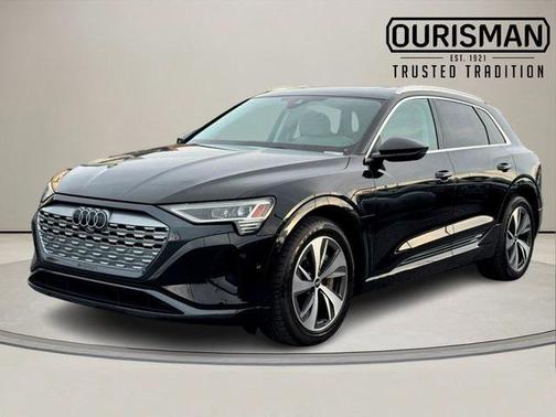 2024 Audi Q8 e-tron Premium Plus