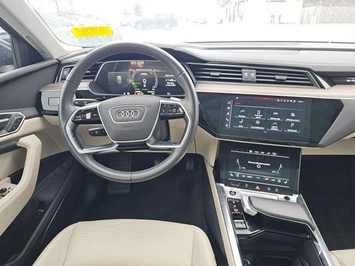 2024 Audi Q8 e-tron Premium Plus