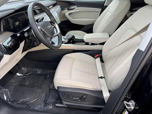 2024 Audi Q8 e-tron Premium Plus