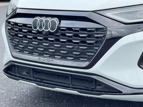 2024 Audi Q8 e-tron Premium Plus