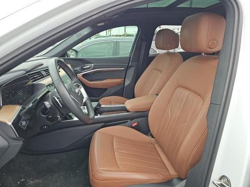 2024 Audi Q8 e-tron Premium Plus