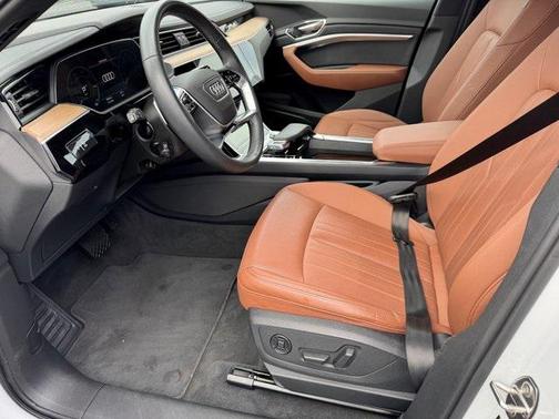 2024 Audi Q8 e-tron Premium Plus