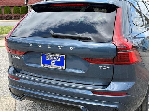 Denim Blue Metallic 2026 Volvo XC60 Plug-In Hybrid T8 Plus