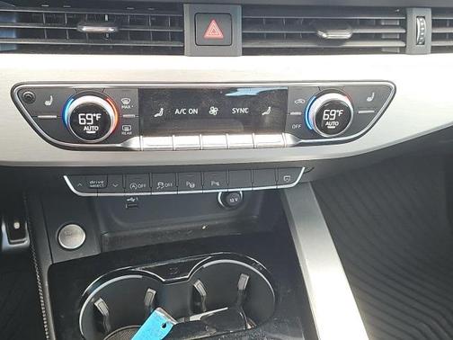 2022 Audi A4 45 S line Prestige