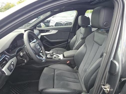 2022 Audi A4 45 S line Prestige