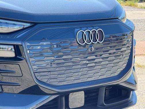 2025 Audi Q6 e-tron Premium Plus