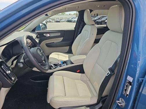 Fjord Blue Metallic 2024 Volvo XC40 B5 Plus Bright Theme