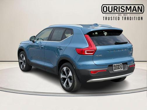 Fjord Blue Metallic 2024 Volvo XC40 B5 Plus Bright Theme