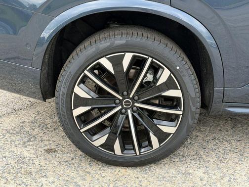 Denim Blue Metallic 2026 Volvo XC90 B6 Ultra