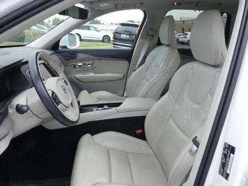 2022 Volvo XC90 T6 Inscription