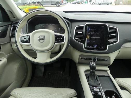2022 Volvo XC90 T6 Inscription