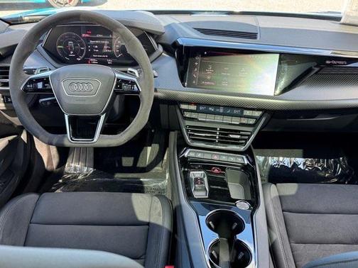 2022 Audi e-tron GT Prestige