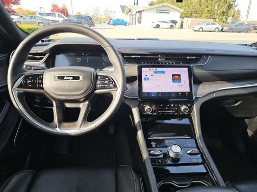 2022 Jeep Grand Cherokee 4xe Overland