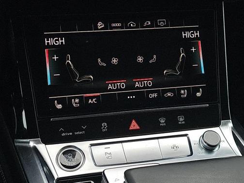 2022 Audi e-tron Premium Plus
