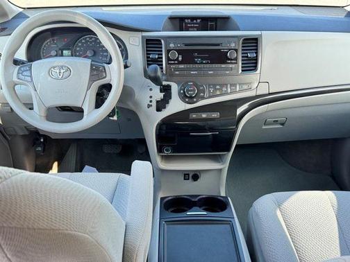 2013 Toyota Sienna LE