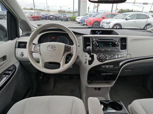 2013 Toyota Sienna LE