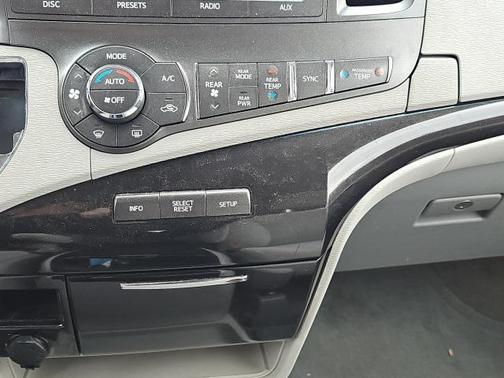 2013 Toyota Sienna LE