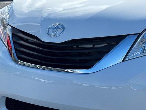 2013 Toyota Sienna LE