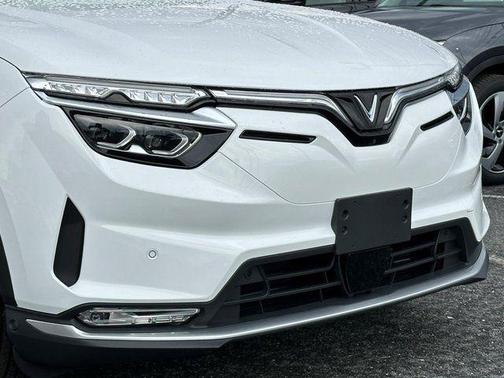 2025 VinFast VF 8 Plus