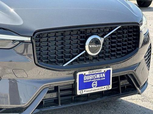 2025 Volvo XC60 Plug-In Hybrid T8 Core