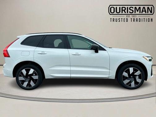 2025 Volvo XC60 Plug-In Hybrid T8 Plus