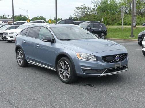 2018 Volvo V60 Cross Country T5