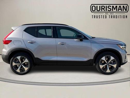 2026 Volvo XC40 B5 Plus