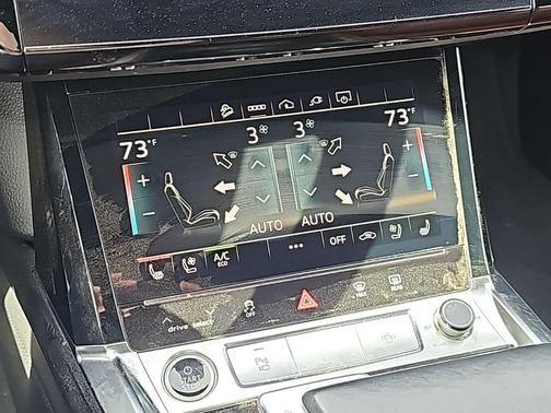 2022 Audi e-tron Premium Plus