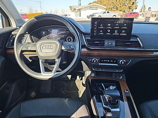 2023 Audi Q5 45 S line Premium