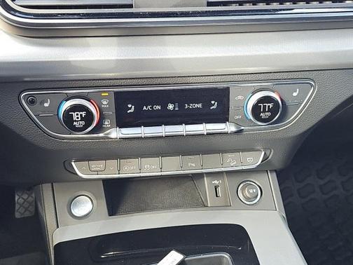 2025 Audi Q5 45 S line Premium