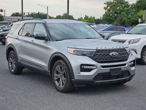 Silver Metallic 2023 Ford Explorer XLT