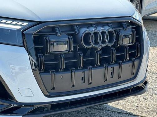 2025 Audi Q7 55 Prestige