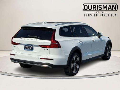 Crystal White Metallic 2024 Volvo V60 Cross Country B5 Plus