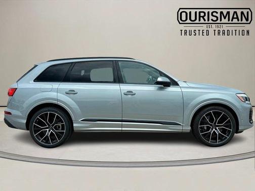 2025 Audi Q7 55 Premium Plus