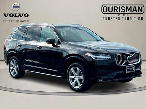 2022 Volvo XC90 T6 Momentum
