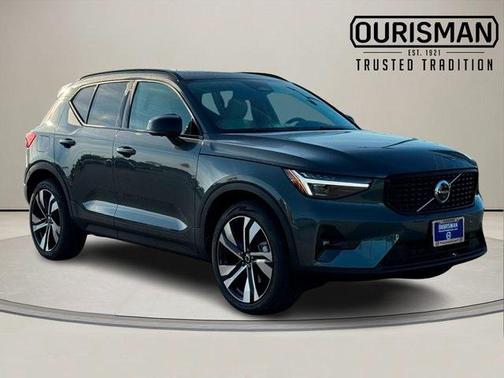 2026 Volvo XC40 B5 Ultra
