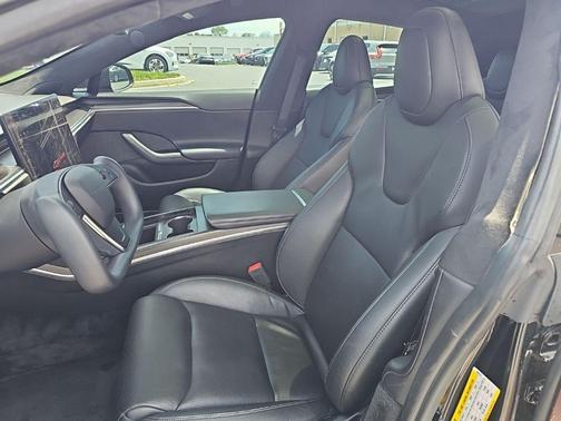 Solid Black 2022 Tesla Model S Plaid