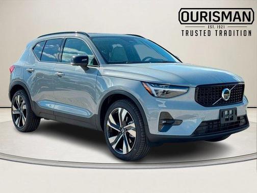 2026 Volvo XC40 B5 Plus