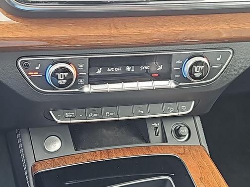 2023 Audi Q5 45 S line Premium