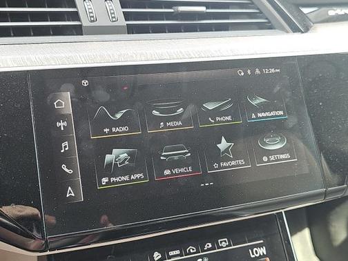 2022 Audi e-tron Premium Plus