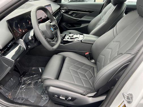 2024 BMW 530 530i xDrive