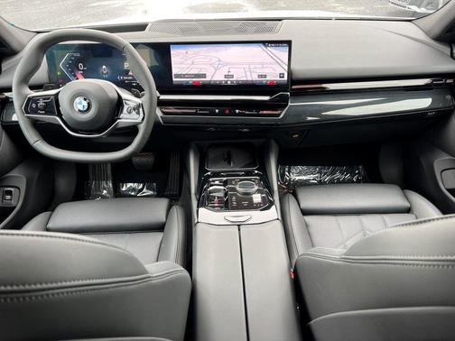 2024 BMW 530 530i xDrive