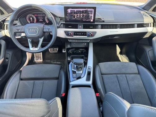 2024 Audi A4 45 S line Premium Plus